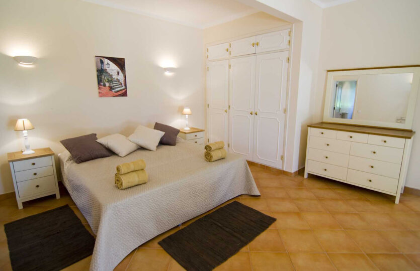 4 Bedrooms Villa Almancil (Max 9 pax)