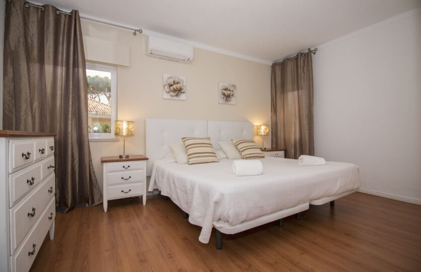 7 Bedrooms Villa with Golf View Vilamoura (Max 14 pax)